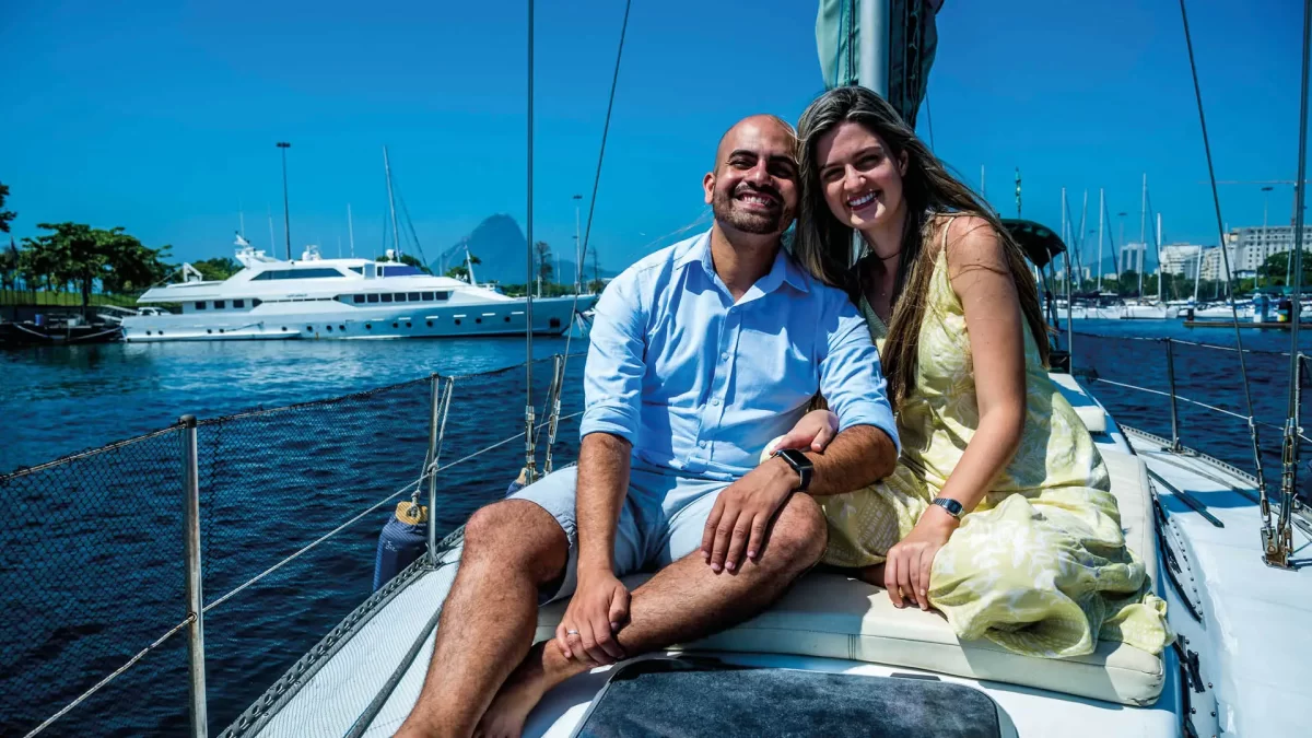 casal-passeio-de-barco-ddrio