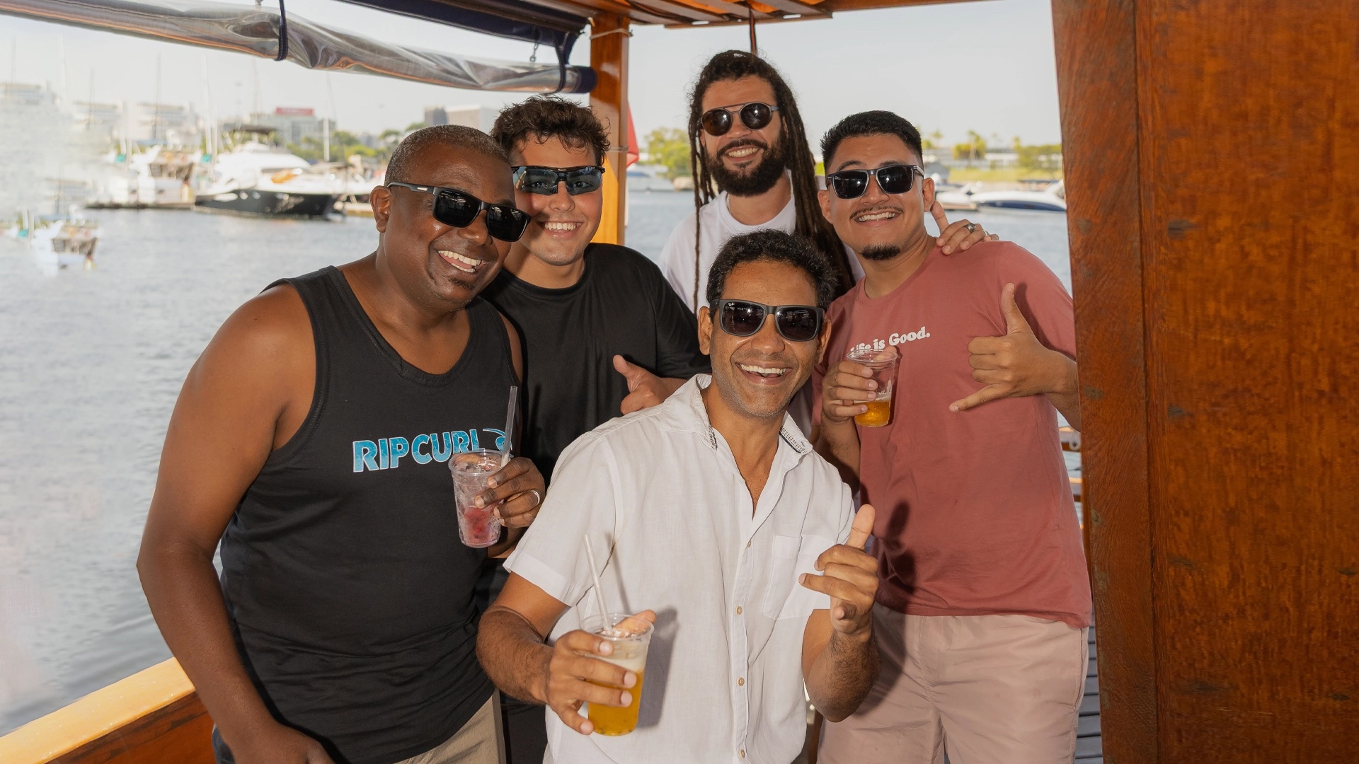 amigos-curtindo-passeio-da-ddrio